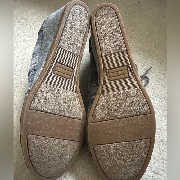 TOMS camo wedges NWOT - Picture 2 of 5